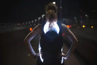 Dutch designer creates novel way to shine in Nike 10K race
