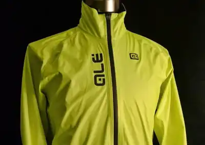 Partners team up to gift high-tech jackets to Verona racers