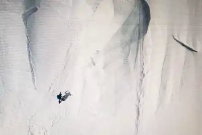 Mountaineer scales Everest in 26 hours