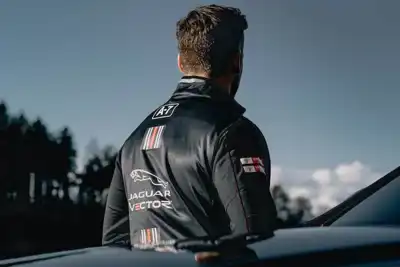 Henri Lloyd to supply kit to powerboat racing team
