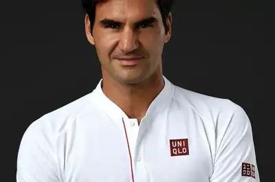 Roger Federer signing a coup for Uniqlo