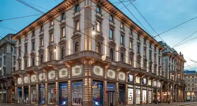 VF to open first multi-brand store