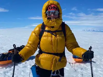 Snowdrifts Iceland day-hike sells out