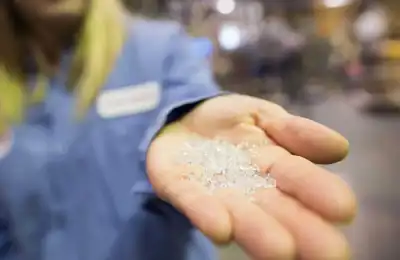 Eastman to build $1bn plastics recycling facility