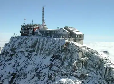 Empa finds plastic in snowfall on Alps