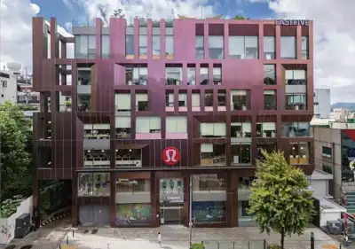 Lululemon opens biggest Asian store outside China