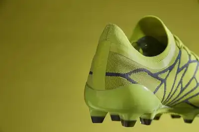 Umbro takes first strike with ProWeave