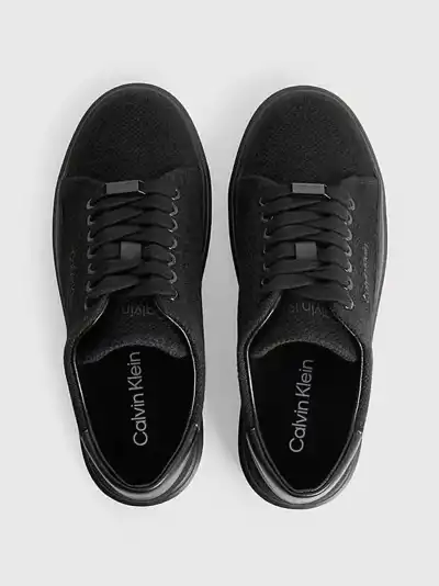 Calvin Klein trainer knit from Tencel-blended Piñayarn