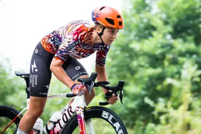 Maisie Wilen kits Tour de France Femmes team