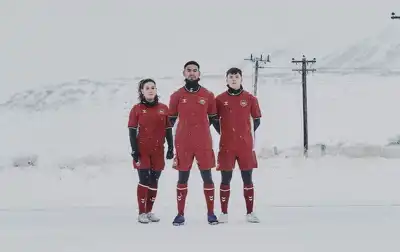 Minus-30 at launch of new Greenland football kit