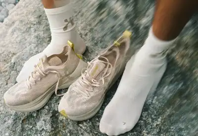 Natural connection for running shoe