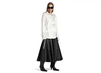 Balenciaga unveils innovative garments for spring 26