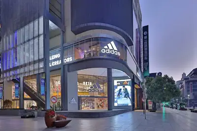 Fall of 5% for adidas, preliminary 2023 figures show