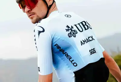 Q36.5 creates bespoke kit for Tour de France team